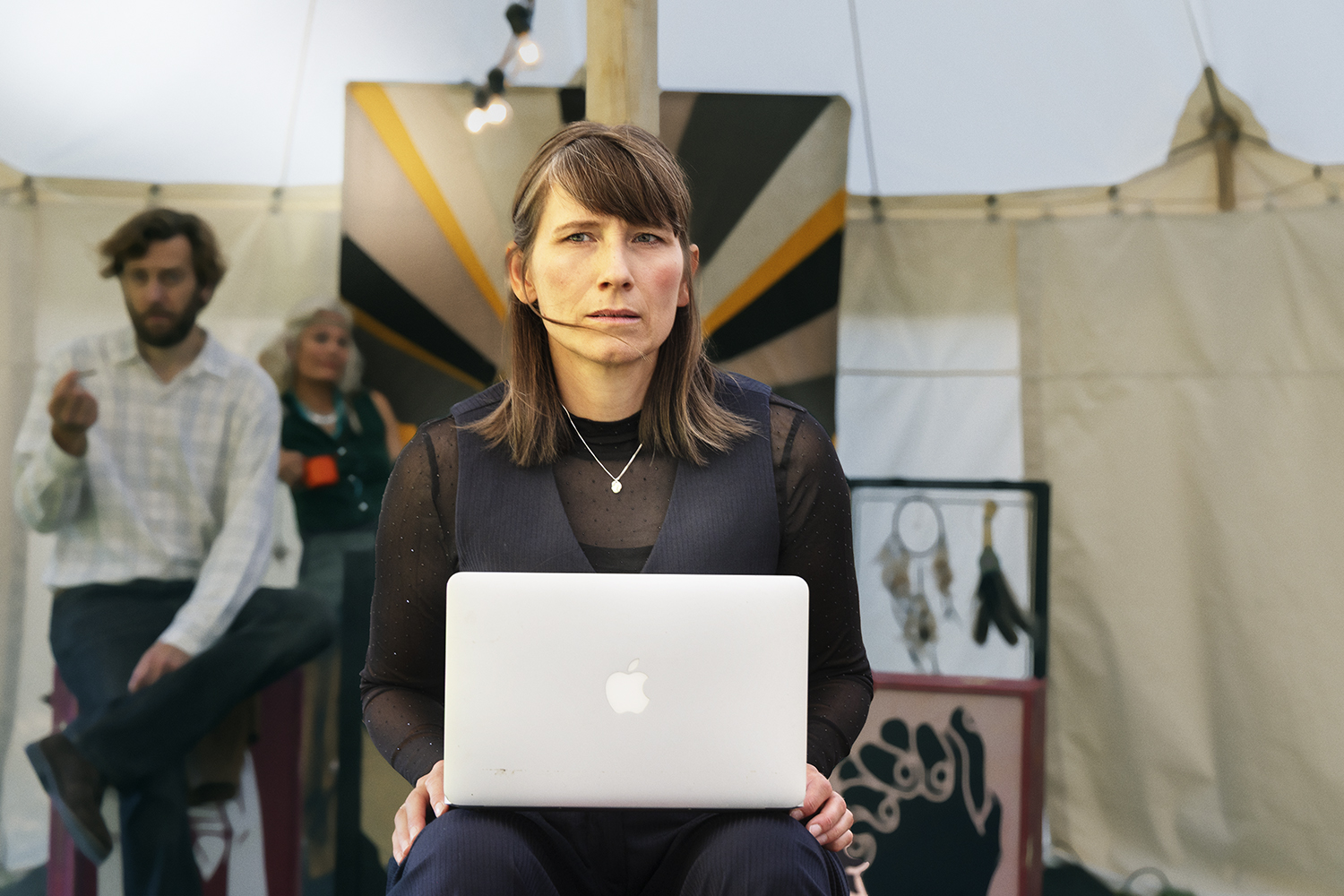 Teatergard: KLØVEDAL – DET BEDSTE MAN KAN SIGE Teatergard: KLØVEDAL – DET BEDSTE MAN KAN SIGE