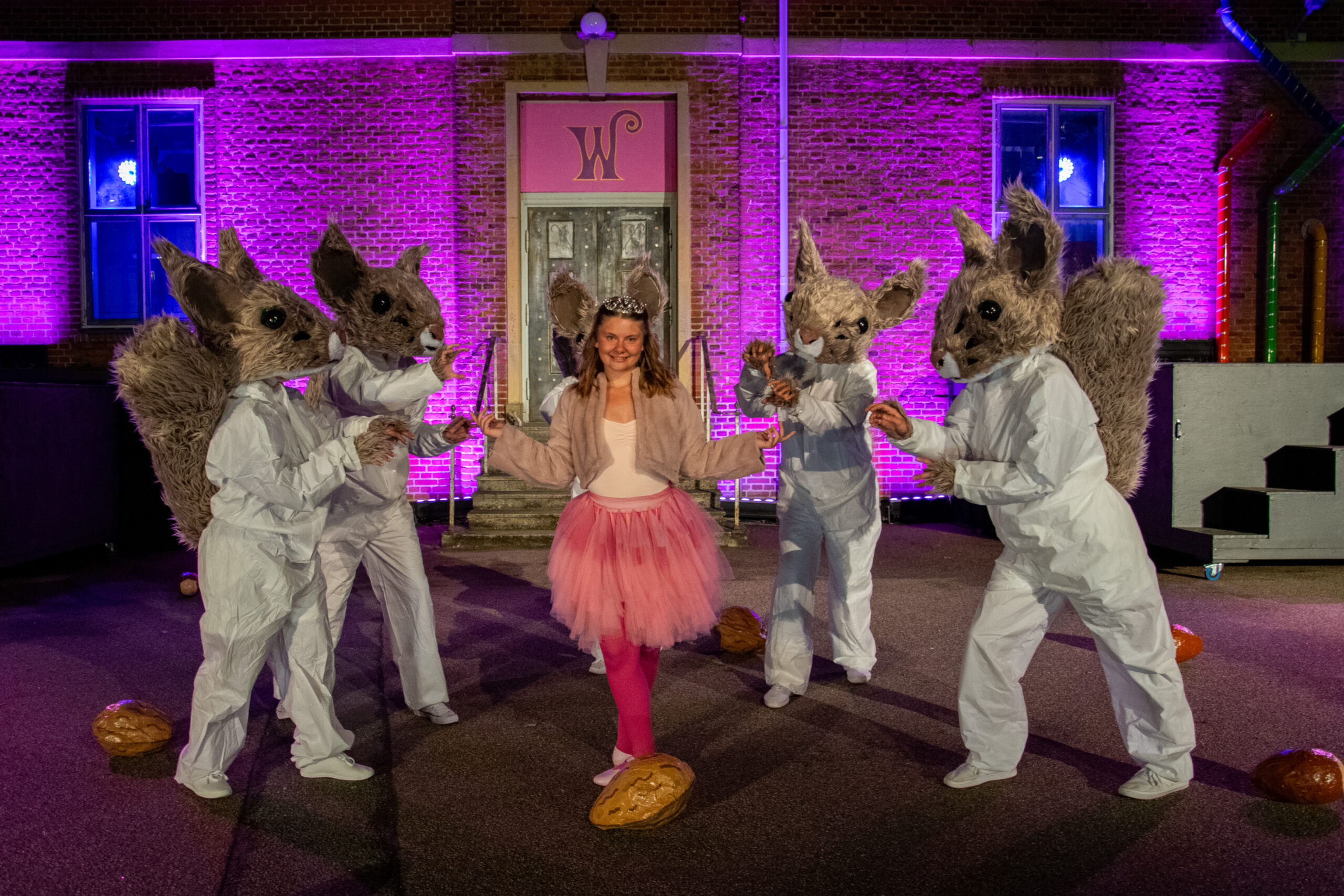 Tårnby Teater: CHARLIE & CHOKOLADEFABRIKKEN Tårnby Teater: CHARLIE & CHOKOLADEFABRIKKEN