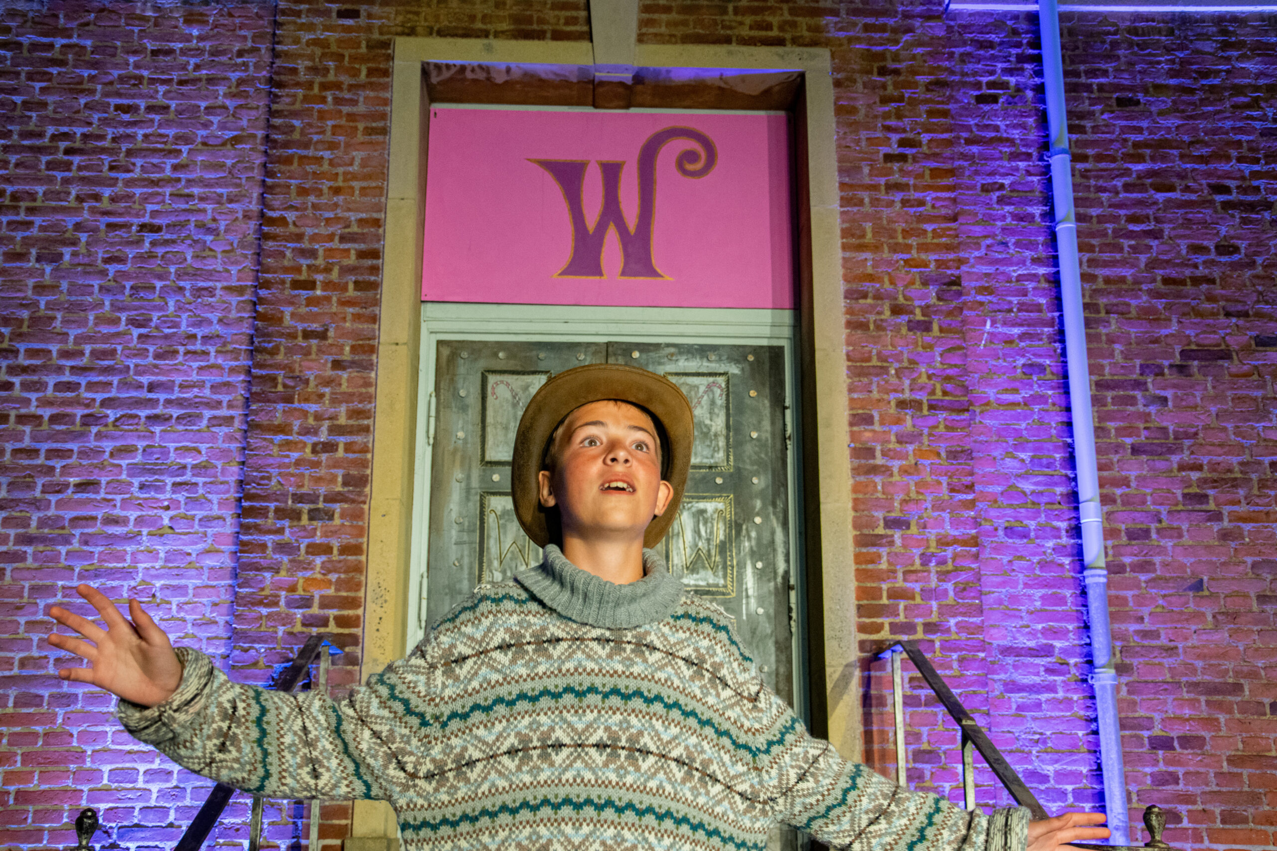 Tårnby Teater: CHARLIE & CHOKOLADEFABRIKKEN Tårnby Teater: CHARLIE & CHOKOLADEFABRIKKEN