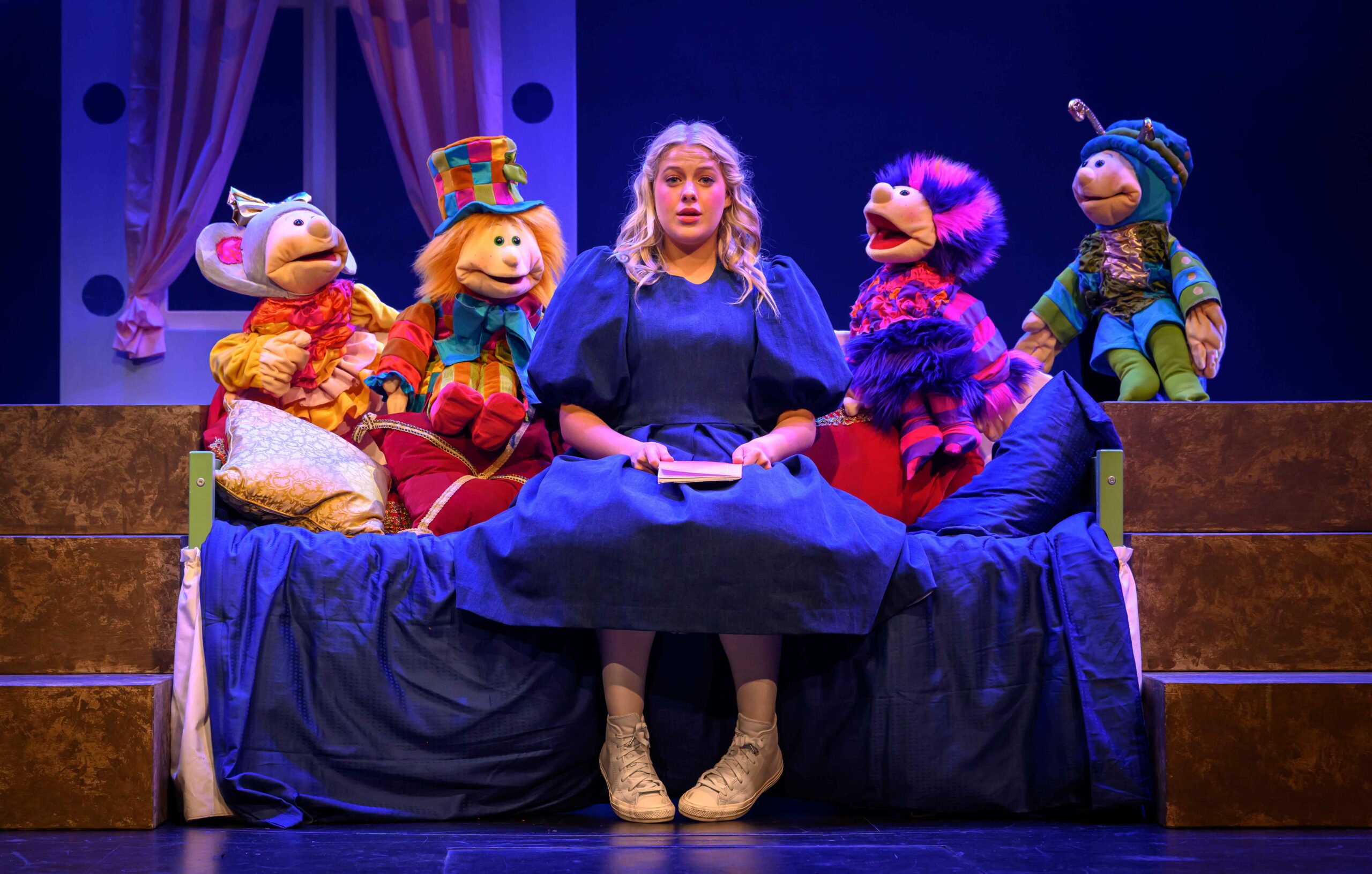 ALICE I EVENTYRLAND indtager Glassalen