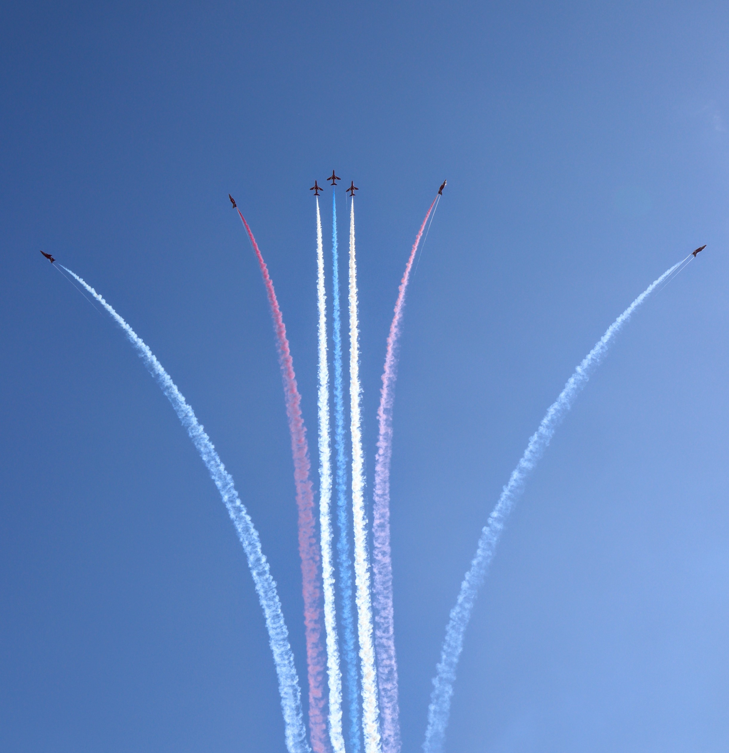 – spidsen af en jetjæger, eller en is?