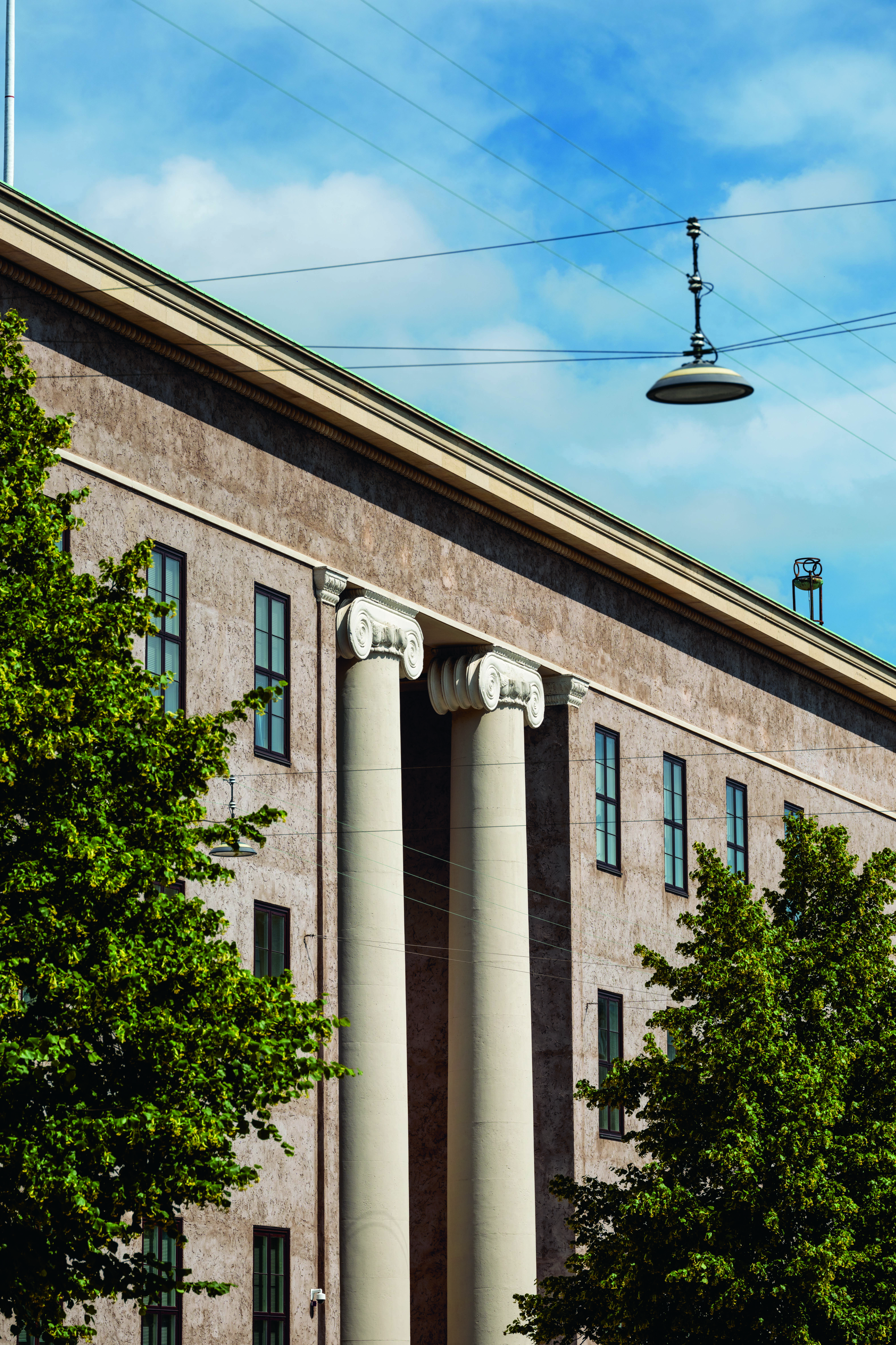 Boganmeldelse: DET EJENDOMMELIGE KØBENHAVN Boganmeldelse: DET EJENDOMMELIGE KØBENHAVN