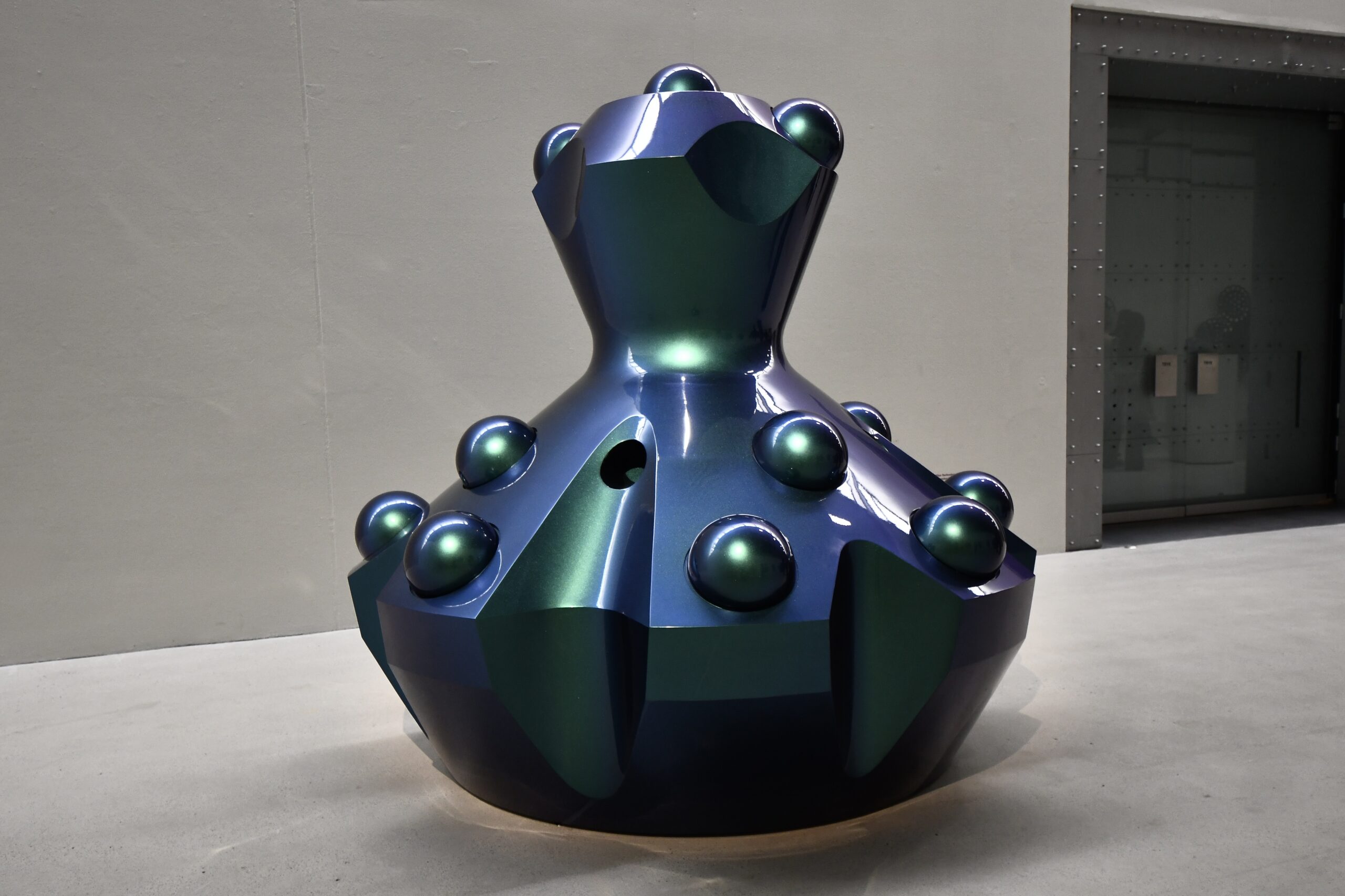 ARKEN: Monira Al Qadiri - Cameleon