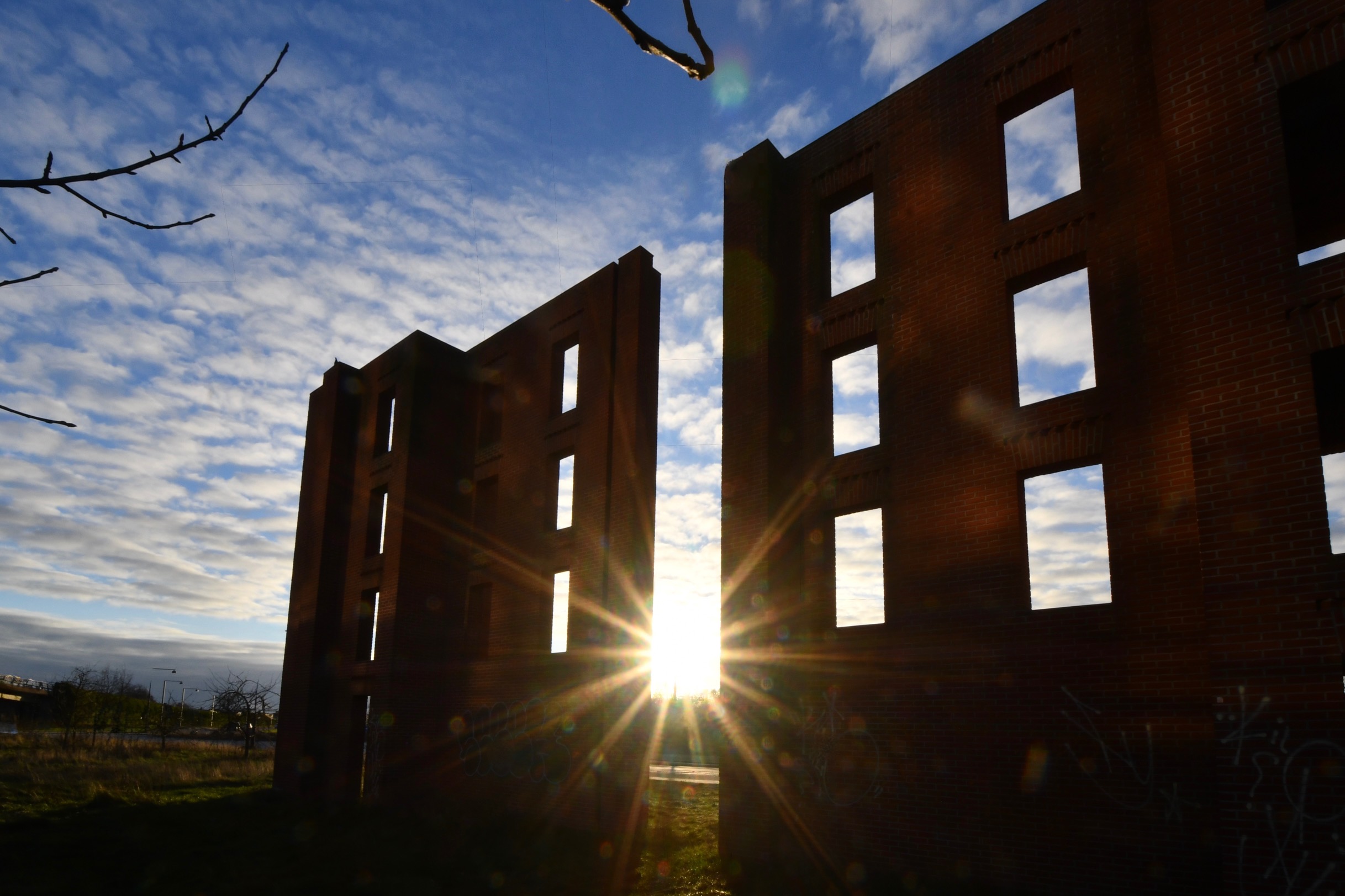 Anmeldelse: PER KIRKEBY MURSTEN Anmeldelse: PER KIRKEBY MURSTEN