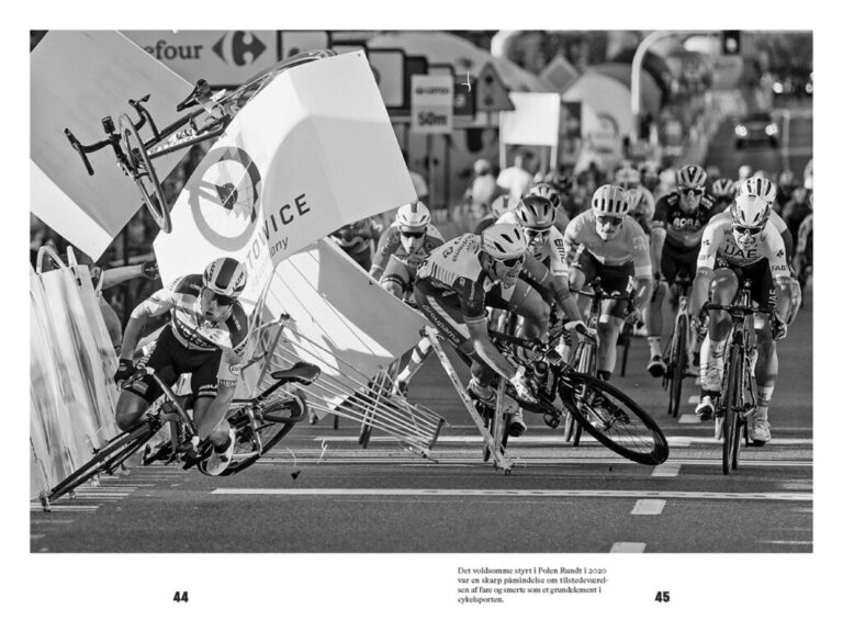 ANMELDELSE: Dagene farer bort som cykelryttere over bjergene