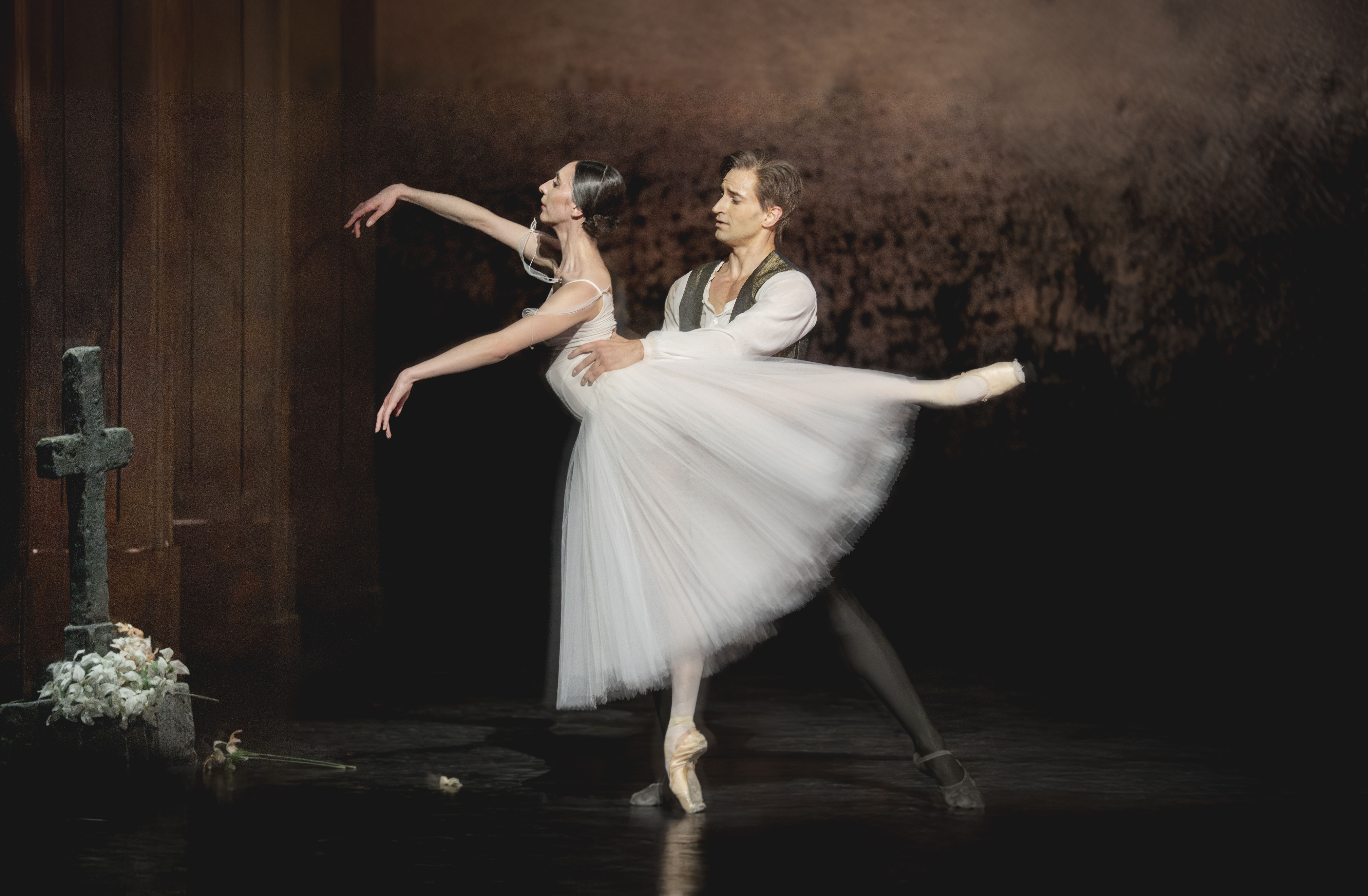 BALLET: Giselle BALLET: Giselle