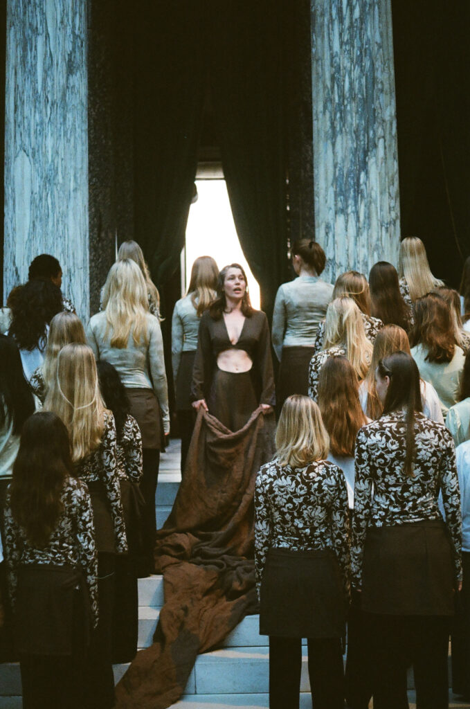 Kind of Opera: elegier over jorden