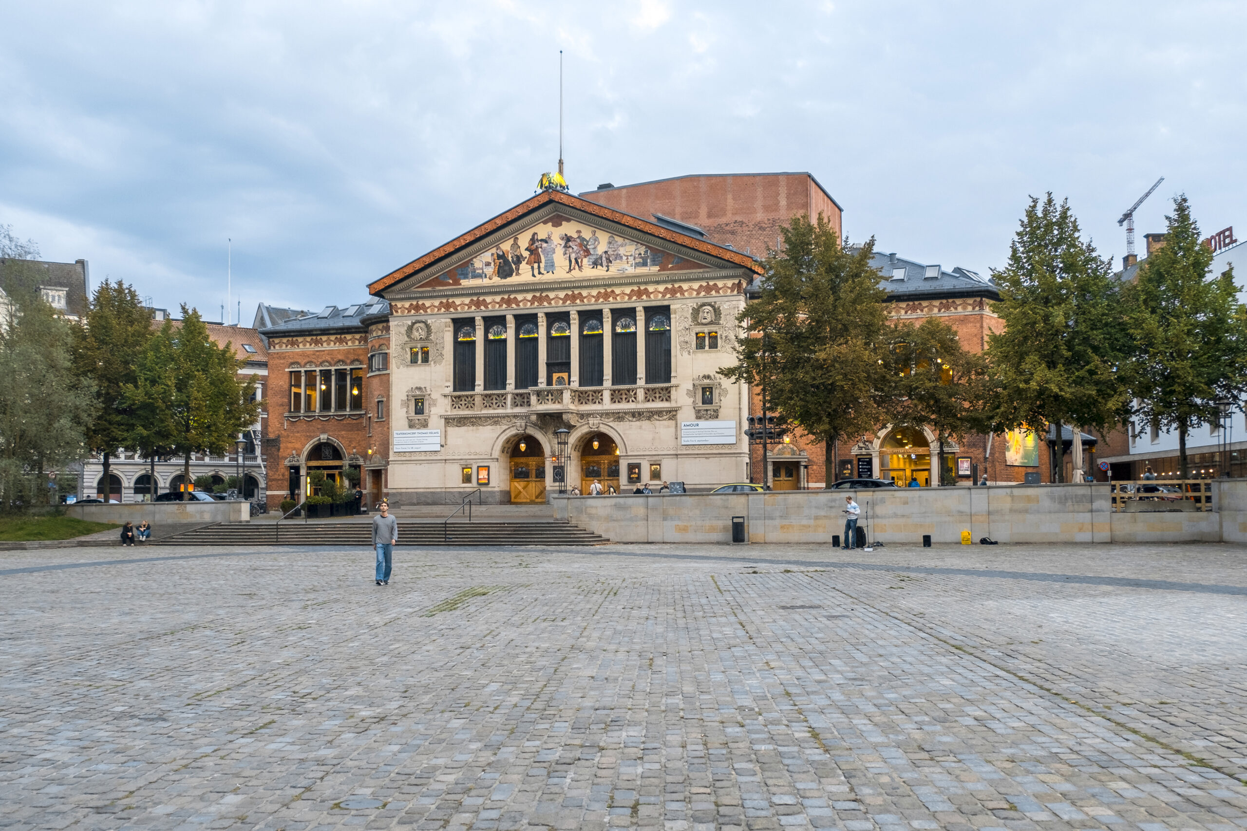 FOTOBOG: AARHUS FØR OG NU FOTOBOG: AARHUS FØR OG NU