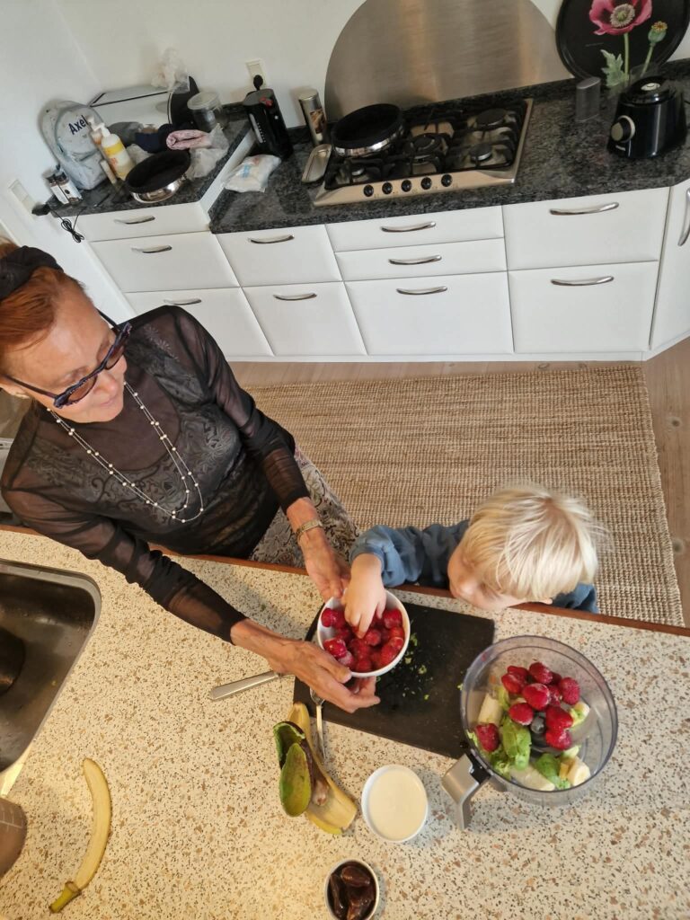— 40 opskrifter, der får hele familien med i køkkenet — 40 opskrifter, der får hele familien med i køkkenet